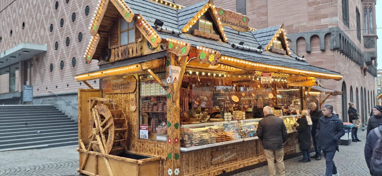 Advent on the Römerberg and Frankfurt's Apple Wine Trail