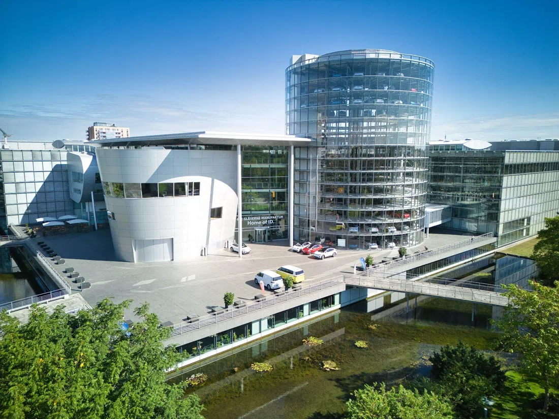 Gläserne Manufaktur Dresden, Frankfurt